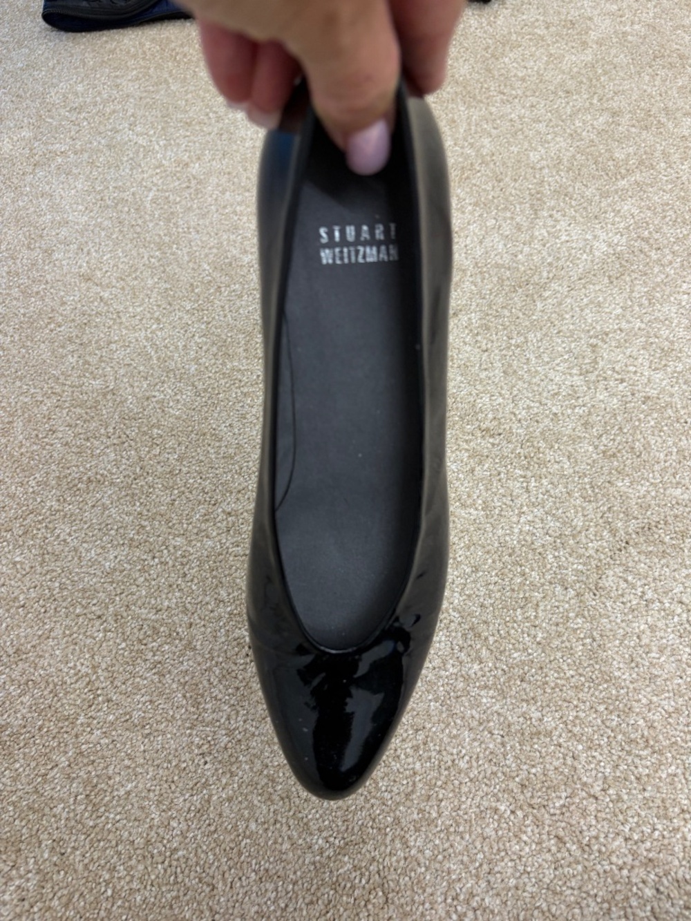 Patent leather pump
